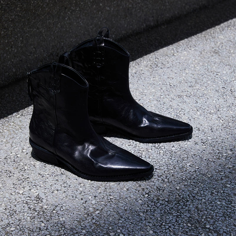 Jaghds | Ankle Boots for Women in Wrinkled Buffalo Leather with V-Cut Thick Heel Design